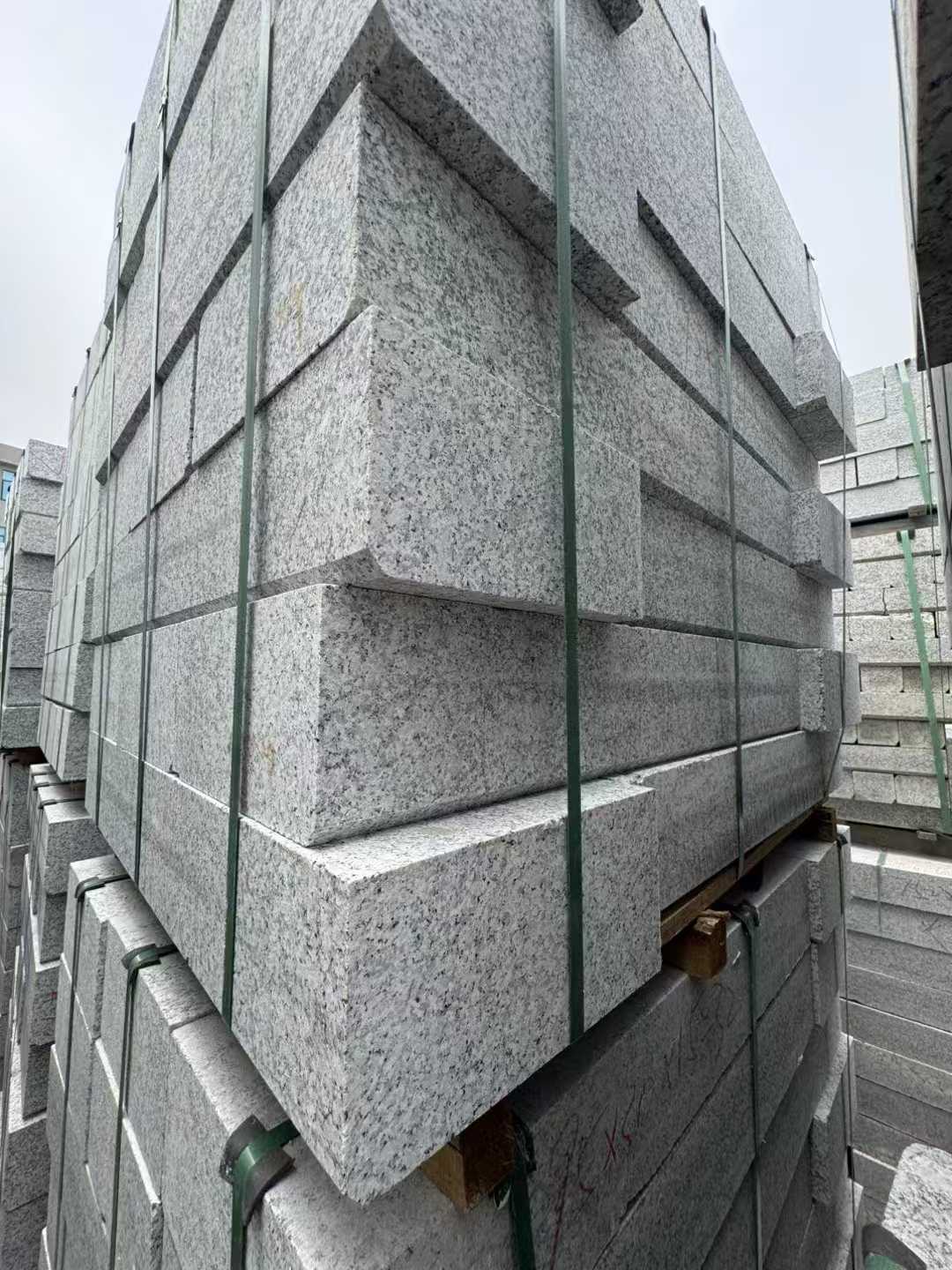 渭南芝麻白路牙石 马路牙子